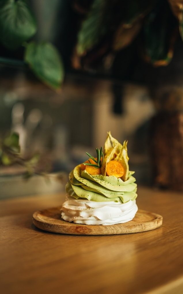 Pavlova s pistáciovým krémem